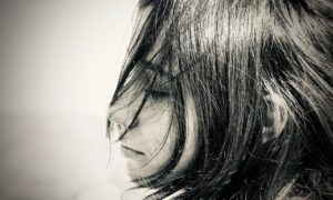 夫が妻の成功を喜べないのはなぜ？家庭の“権力闘争”を解説